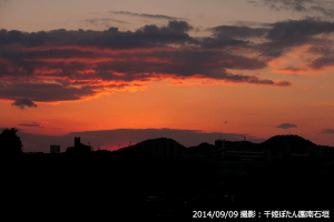03_山・雲の影に隠れた夕日