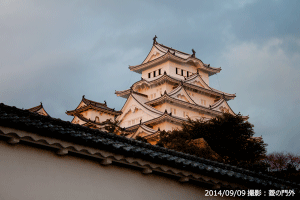 03_姫路城・菱の門外
